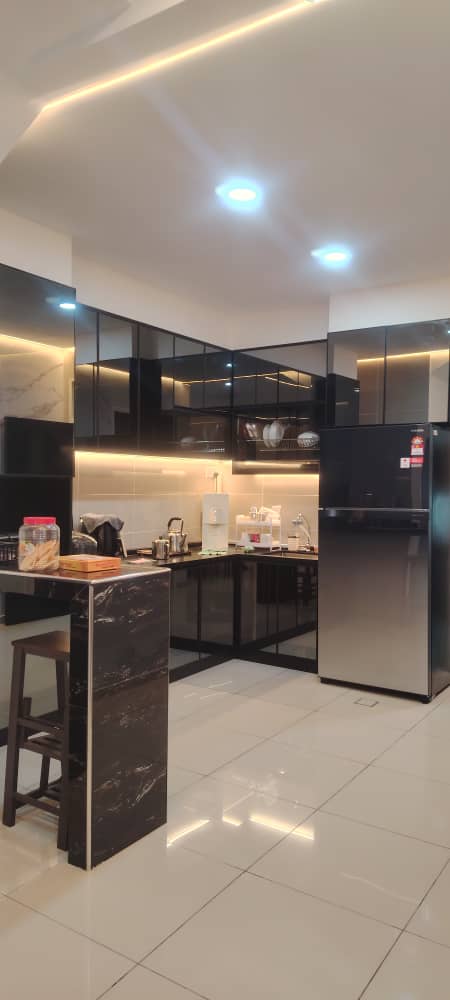 The Allure of a Fully Aluminium Cabinet with a 3G Mirror Door