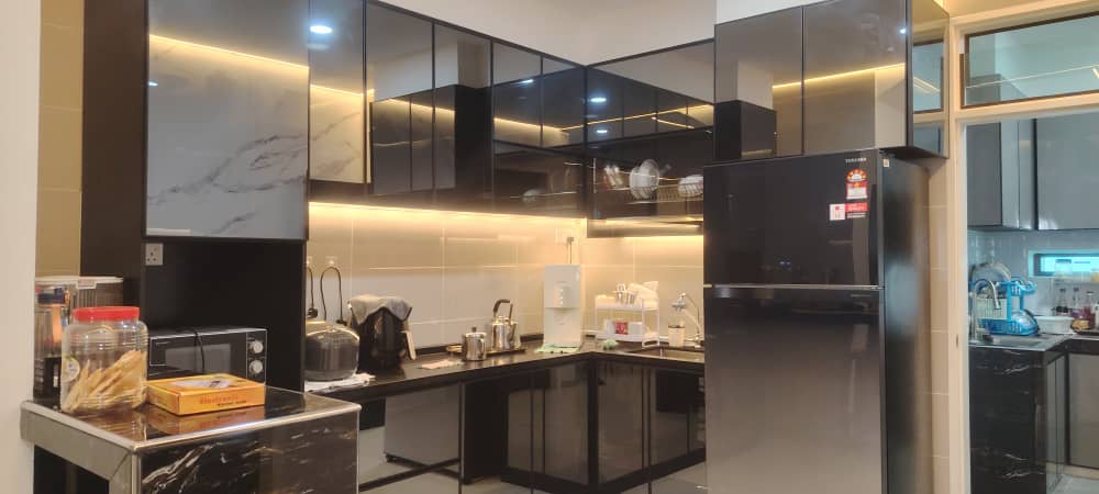 The Allure of a Fully Aluminium Cabinet with a 3G Mirror Door